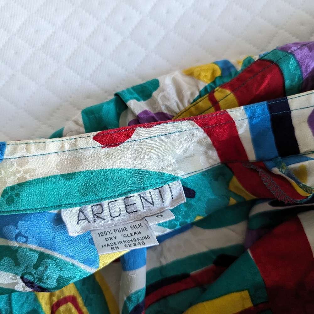 Argenti Vintage Bold Colorful Print Cropped Double Breasted Silk Blouse, size 6 - Picture 13 of 13